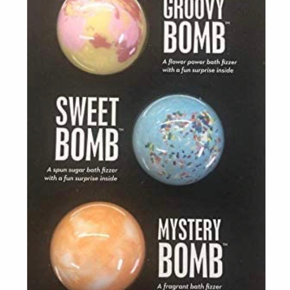Da BOMB Bath Fizzers 3 piece Set .
